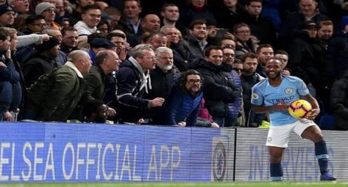 ستيرلينج يعلق على الهتافات العنصرية التي تعرض لها أثناء مباراة تشيلسي